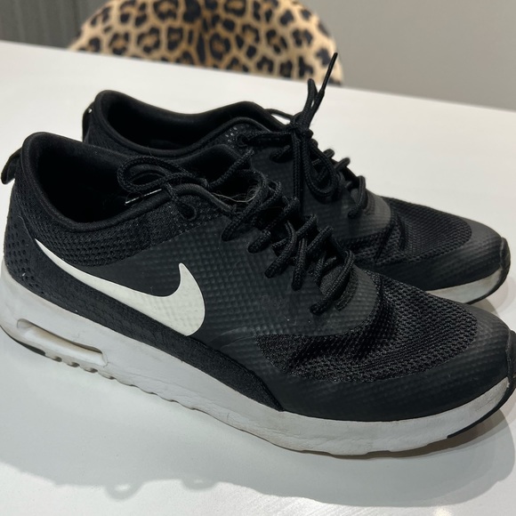 Women’s Nike Air Max Thea - Picture 1 of 15